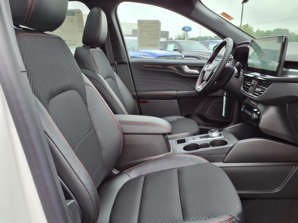 2025 Ford Escape Hybrid ST-Line Select photo 4