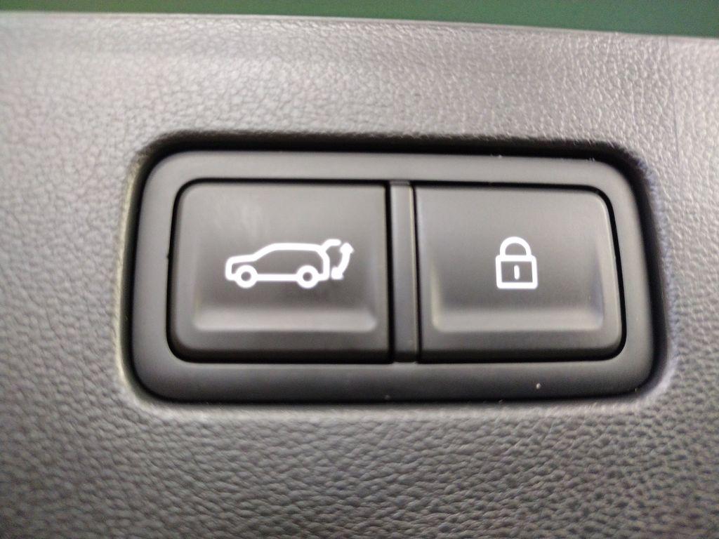 2026 Hyundai Ioniq SEL photo 18