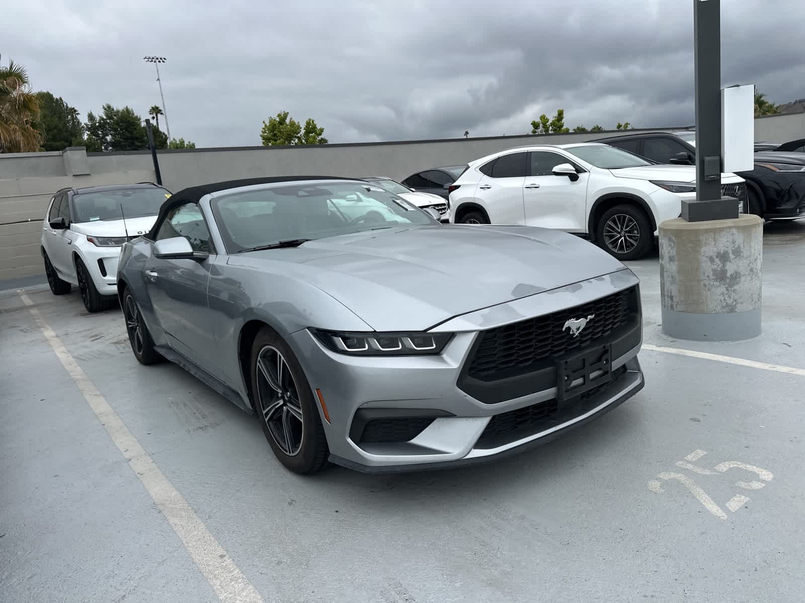 2024 Ford Mustang EcoBoost Premium photo 3