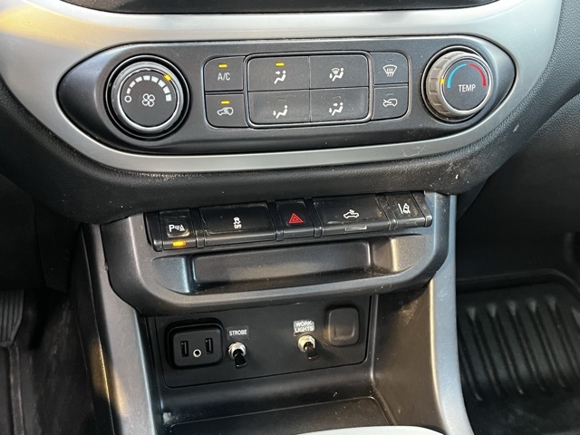 2022 Chevrolet Colorado LT photo 18