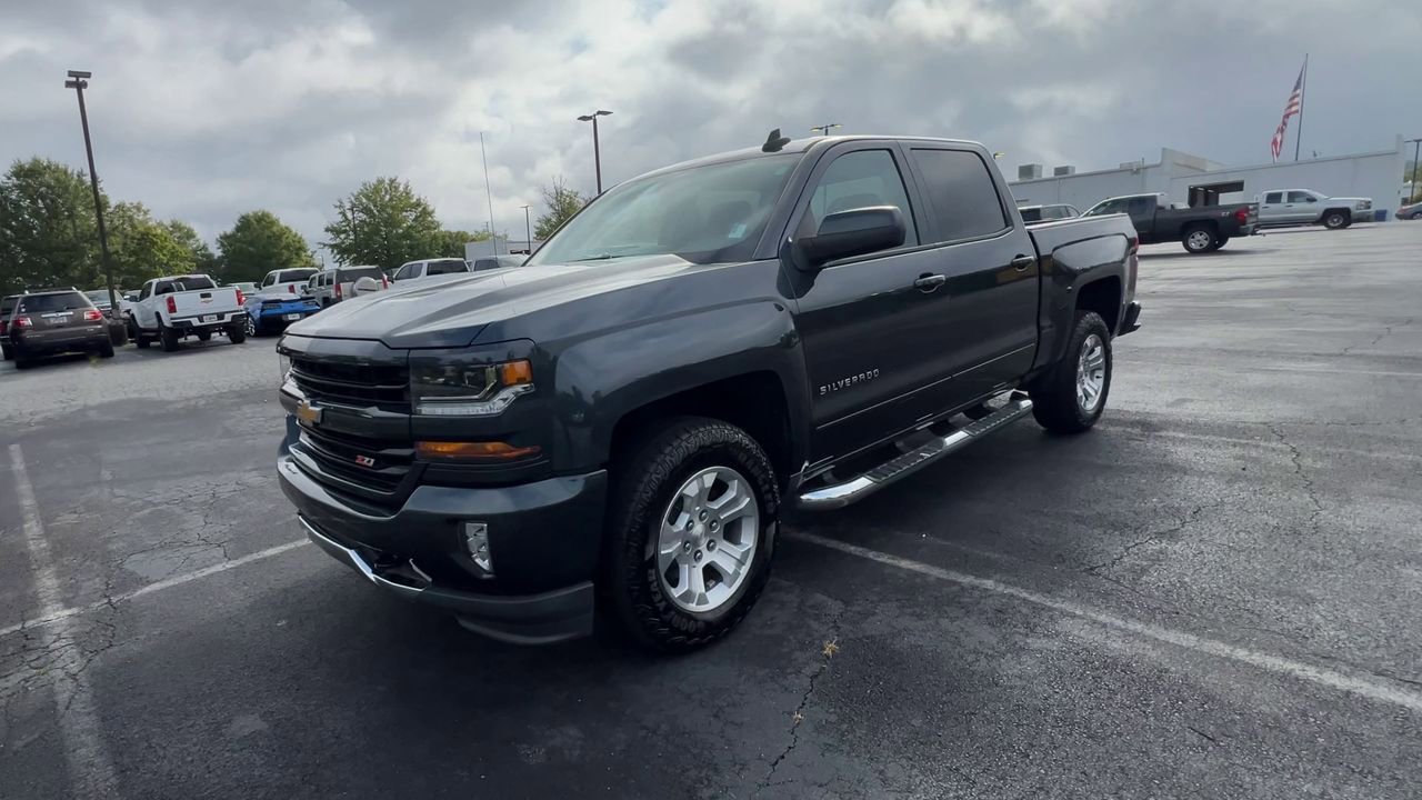 2018 Chevrolet Silverado 1500 LT photo 3
