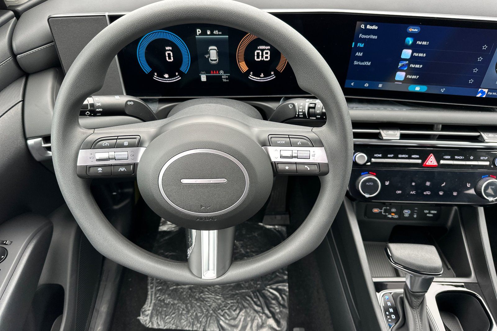 2025 Hyundai Tucson SEL photo 12