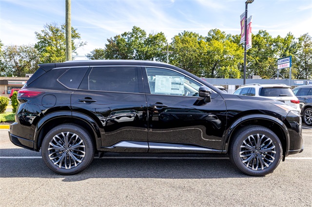 2026 Nissan Rogue Platinum photo 4