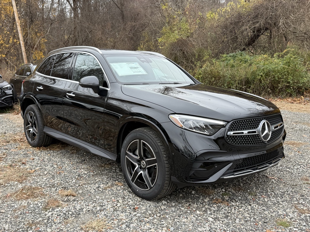 2026 Mercedes-Benz GLC Base's photo