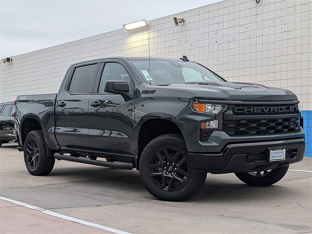 2025 Chevrolet Silverado 1500 Custom Trail Boss photo 2