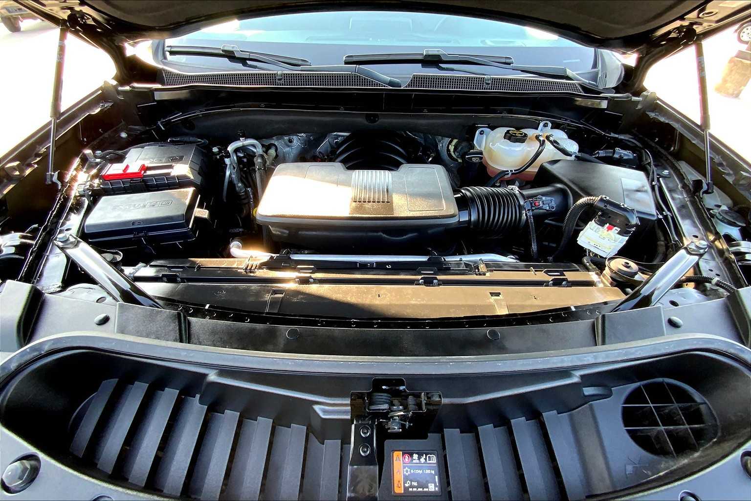 2024 Chevrolet Suburban LT photo 28