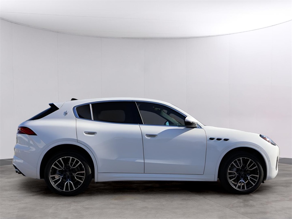 2025 Maserati Grecale photo 4