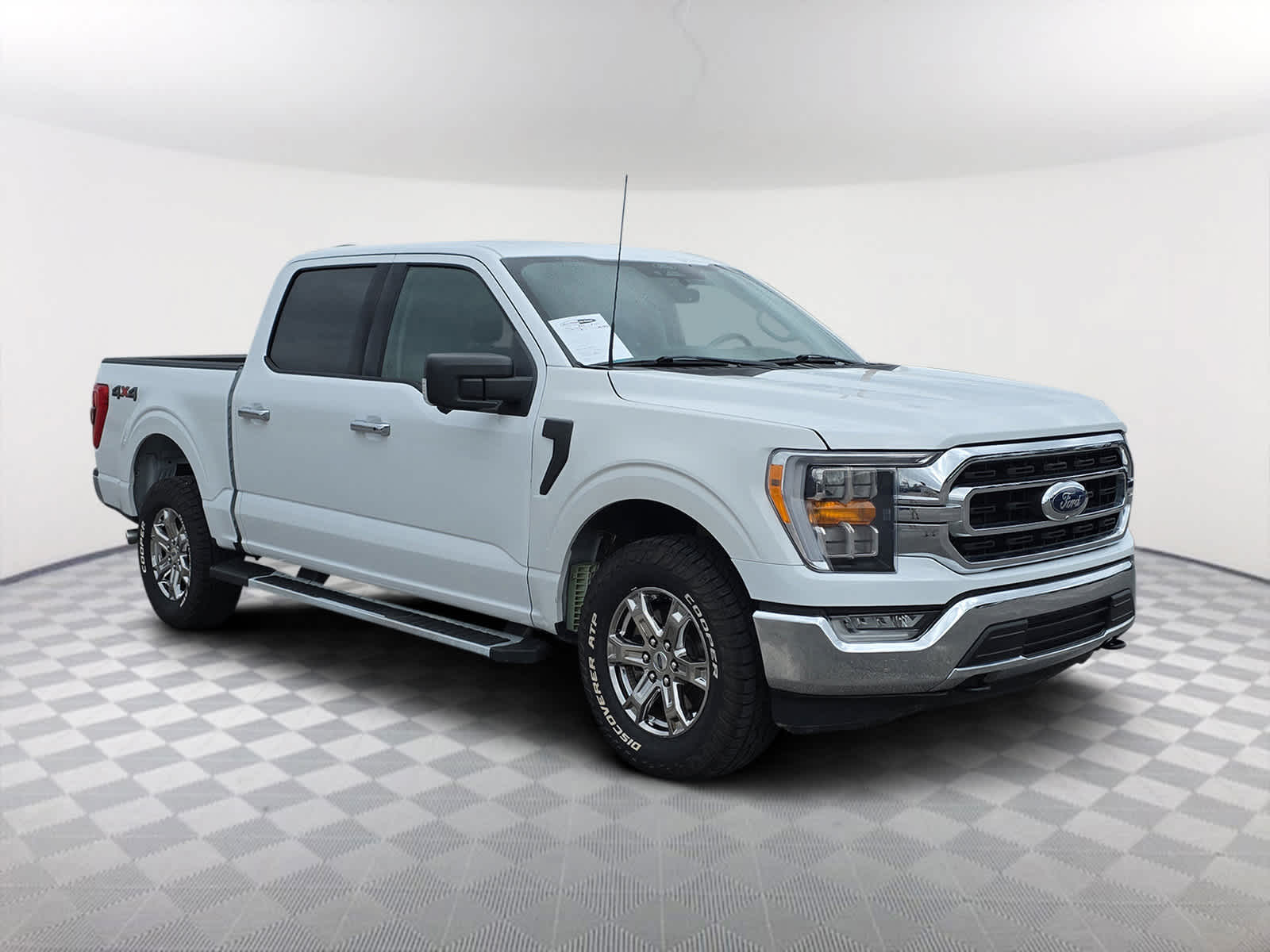 2022 Ford F-150 XLT's photo