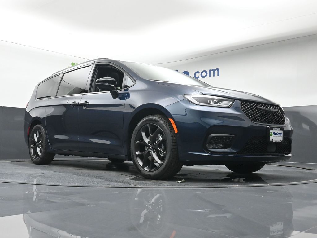 2025 Chrysler Pacifica Limited photo 22