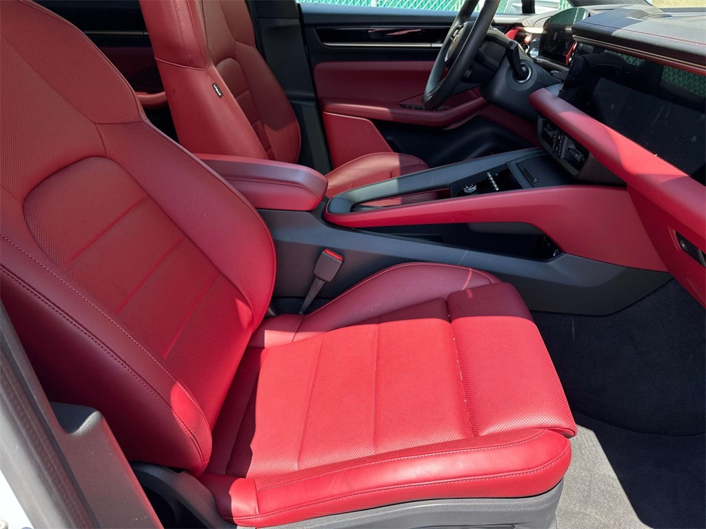 2024 Porsche Macan Electric 4 photo 14