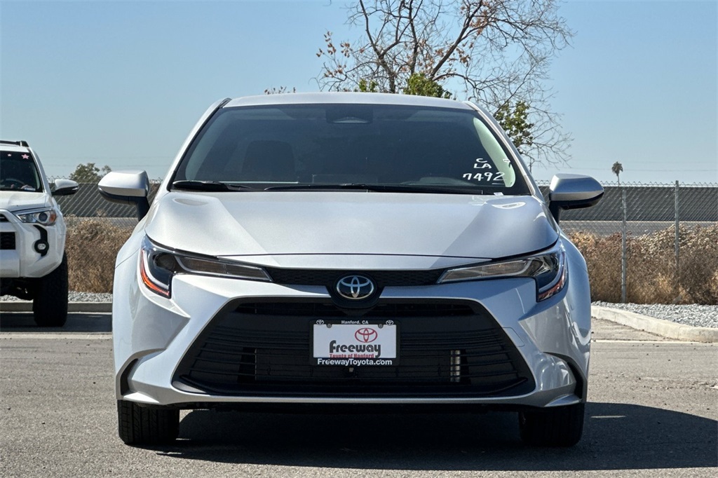 2025 Toyota Corolla LE photo 9