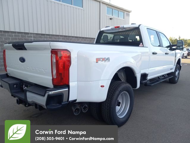 2026 Ford F-350 photo 3