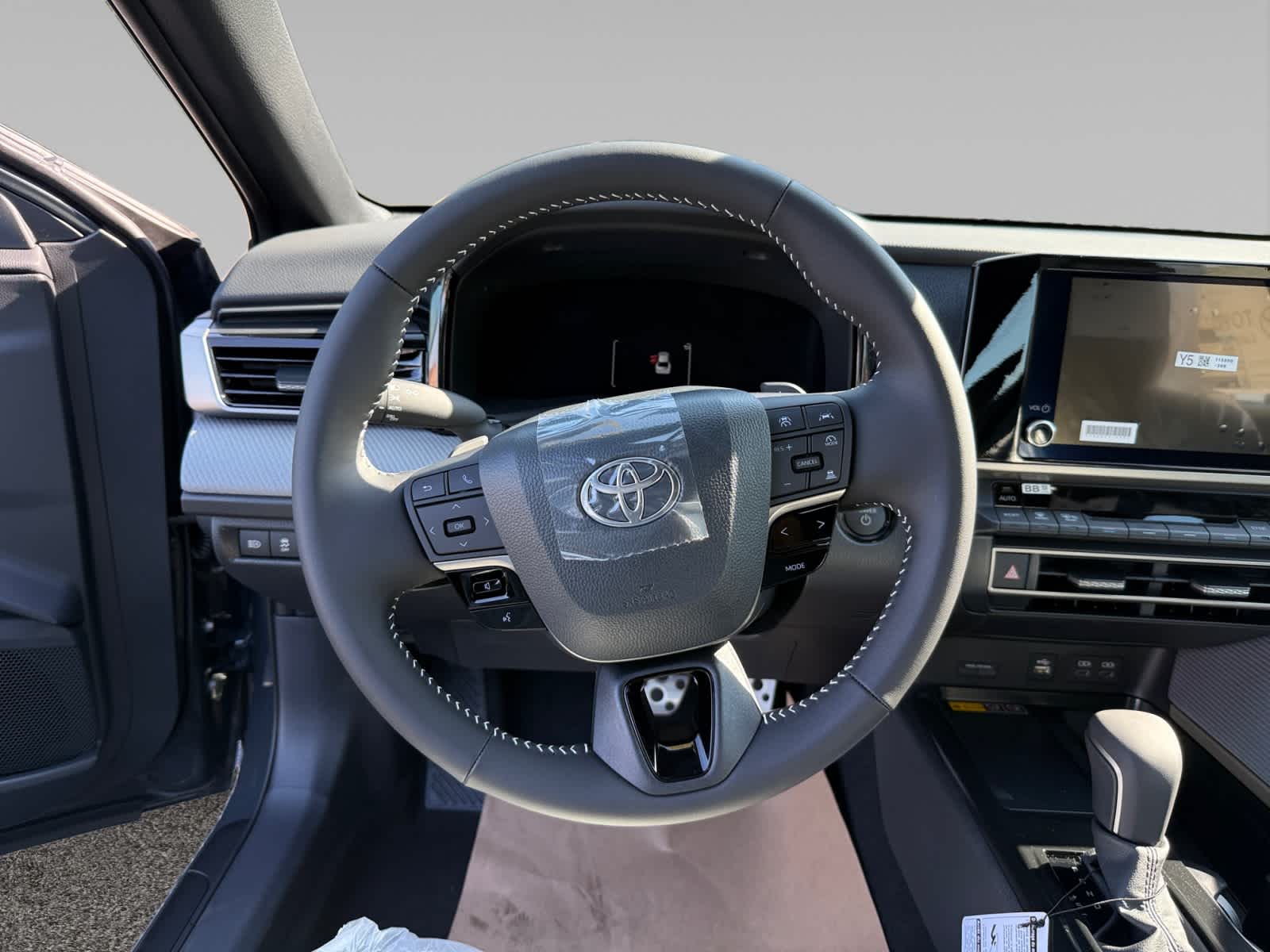 2026 Toyota Camry SE photo 11