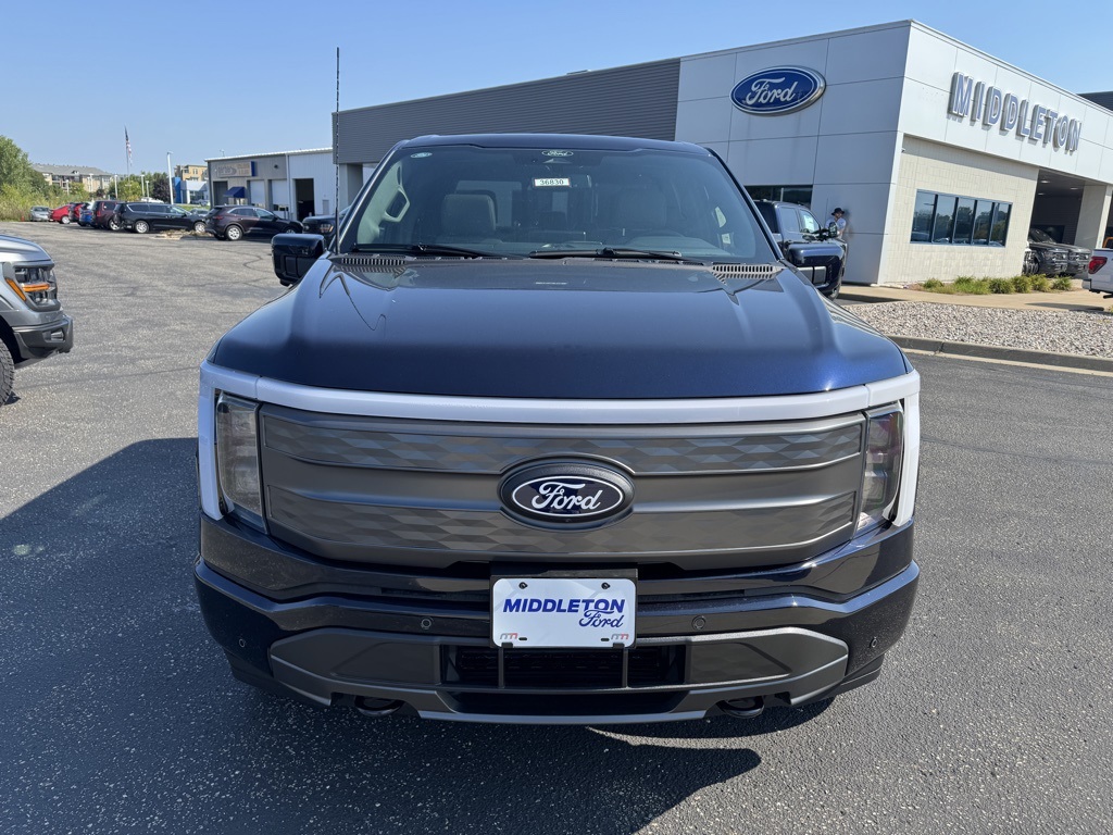 2025 Ford F-150 Lightning Lariat photo 10