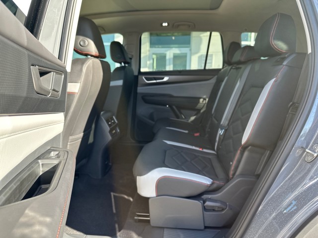 2025 Volkswagen Atlas Peak Edition photo 22