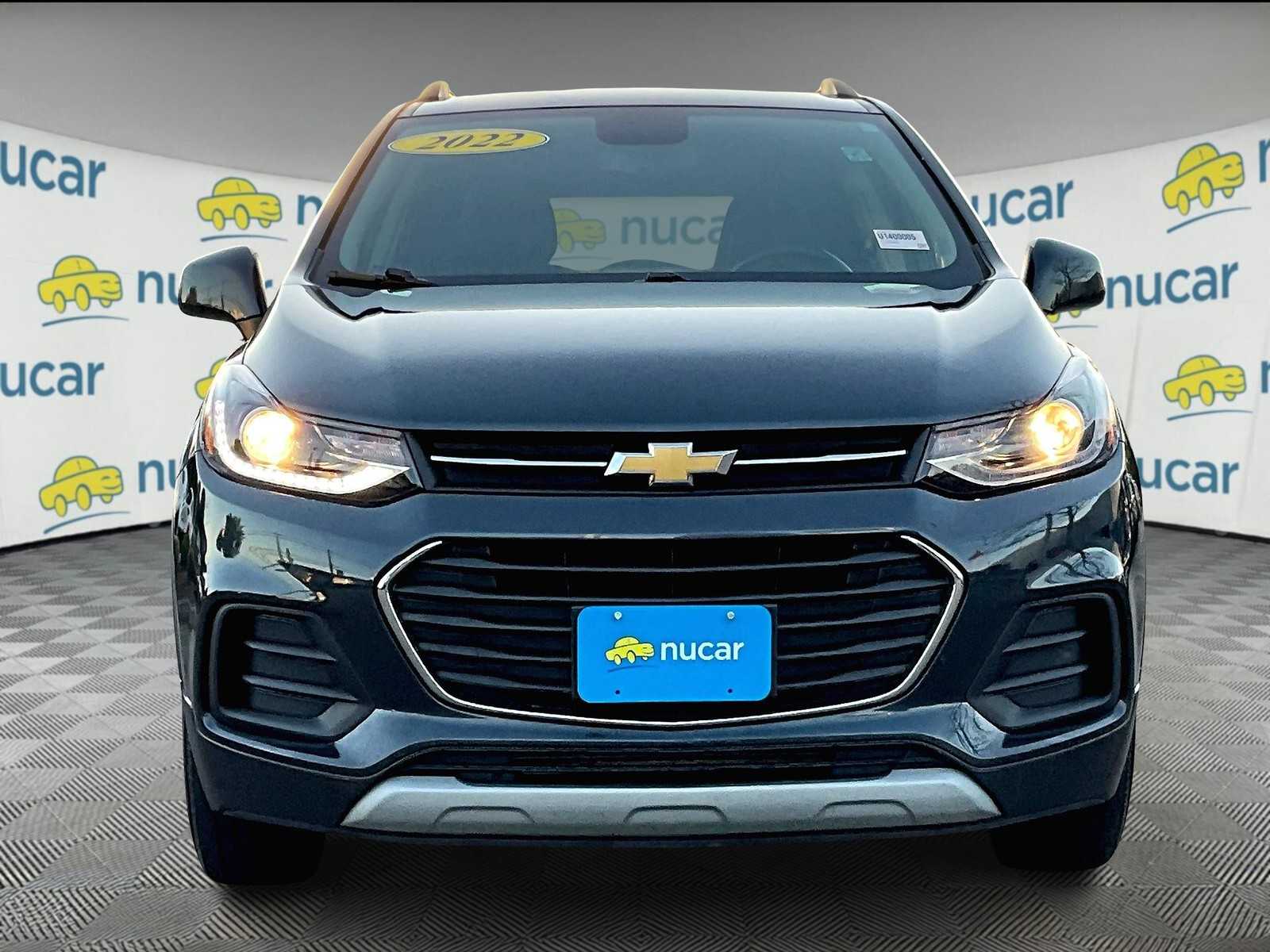 2022 Chevrolet Trax LT photo 2