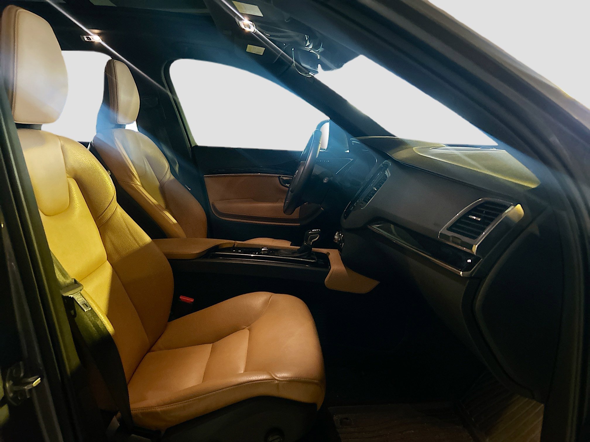 2019 Volvo XC90 Momentum AWD photo 10