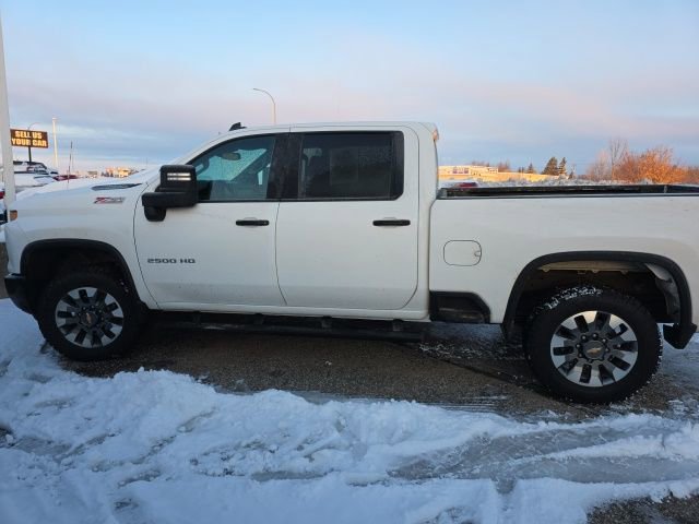 2024 Chevrolet Silverado 2500HD Custom photo 4