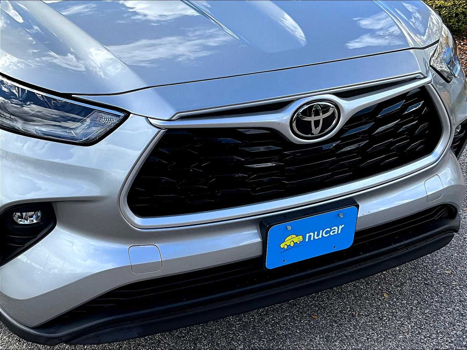 2021 Toyota Highlander XLE photo 29