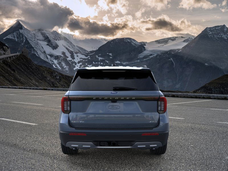 2025 Ford Explorer photo 4