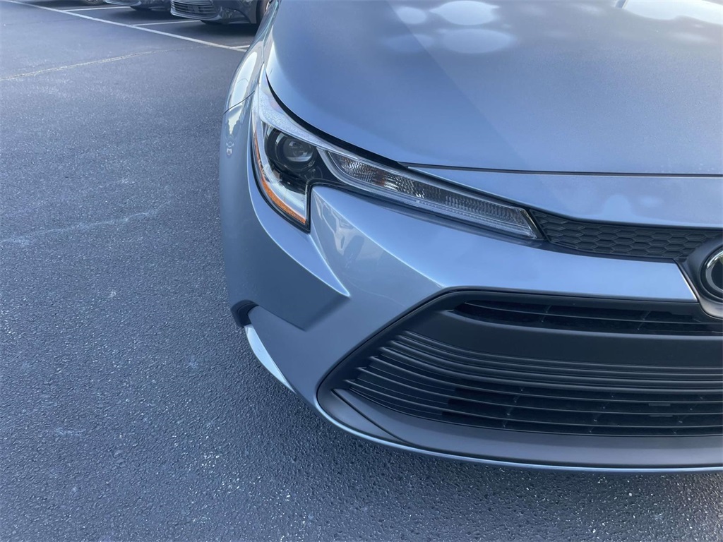 2026 Toyota Corolla LE photo 11
