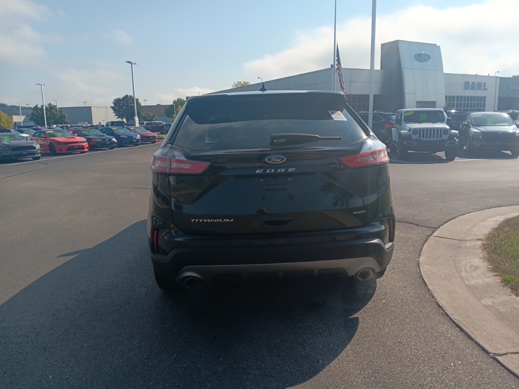 2022 Ford Edge Titanium photo 8