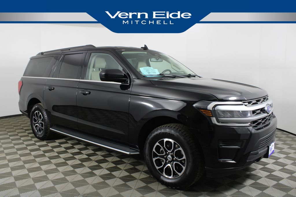 2022 Ford Expedition XLT's photo