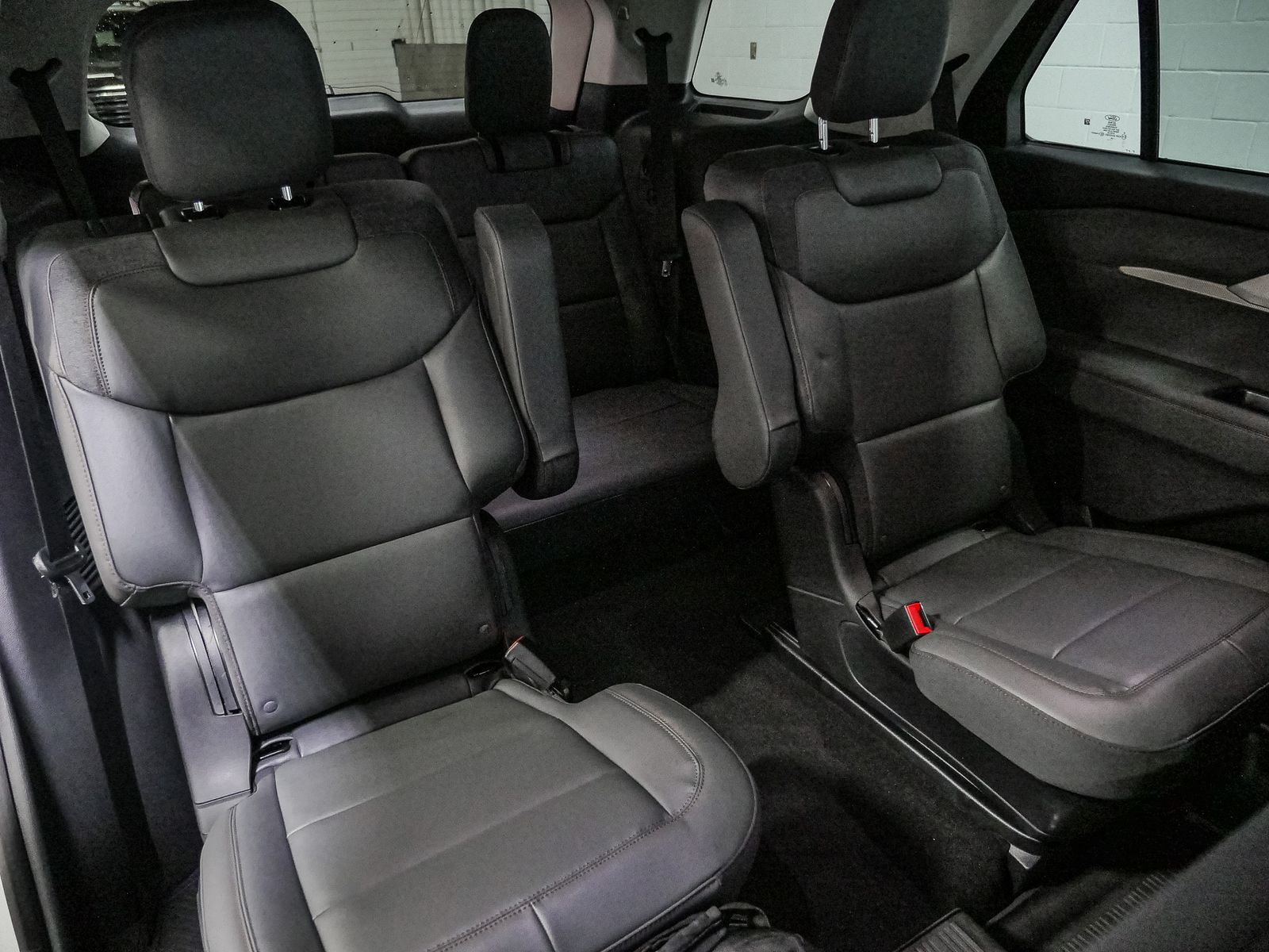 2025 Ford Explorer photo 20