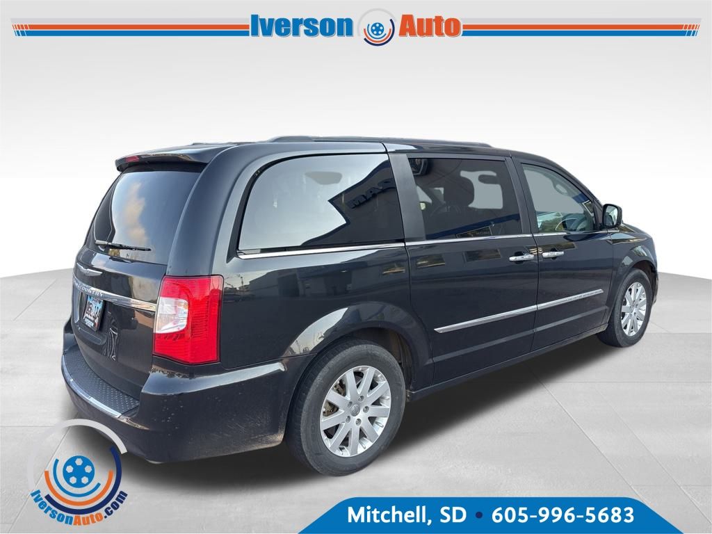 2015 Chrysler Town & Country Touring photo 4