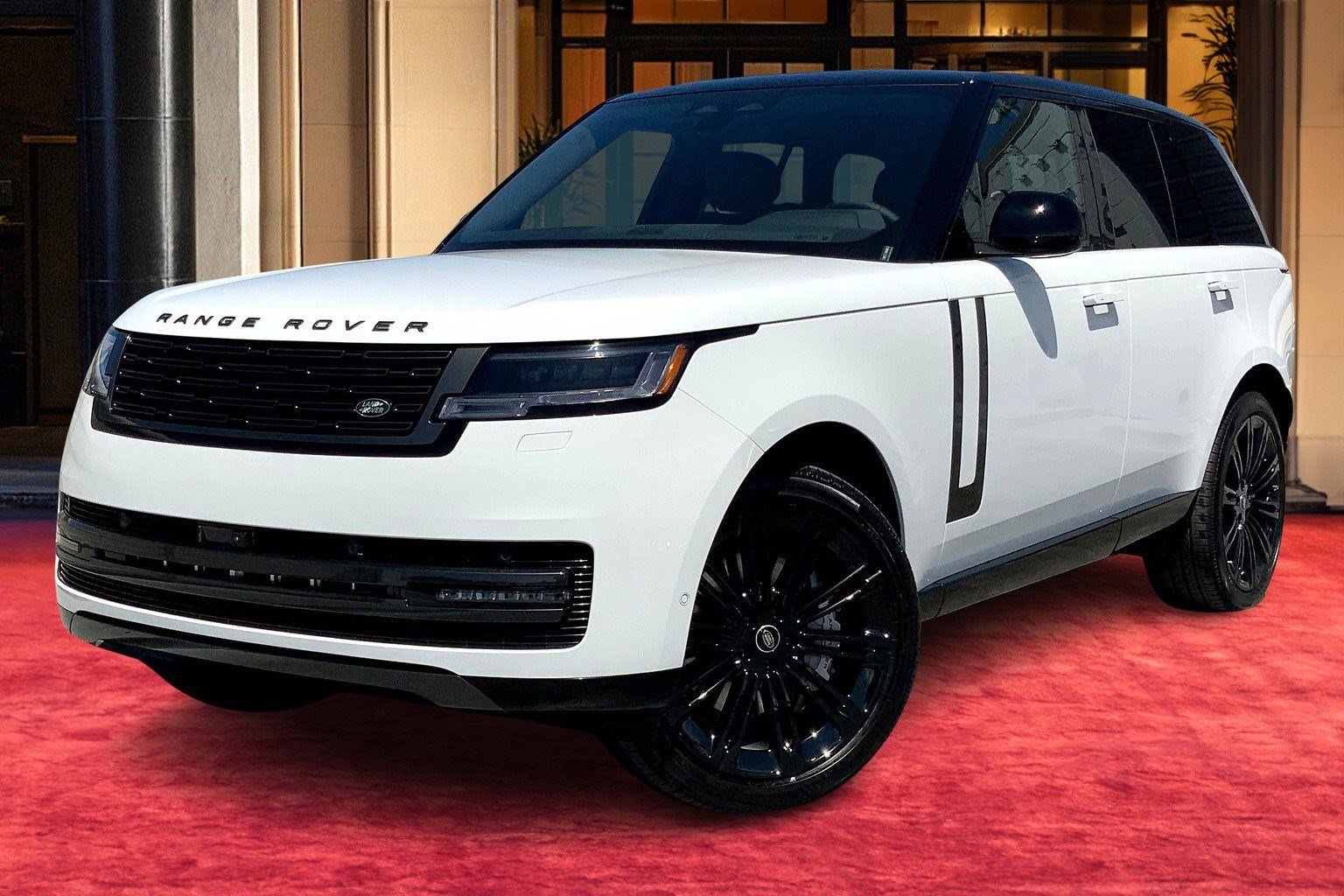 2025 Land Rover Range Rover SE's photo