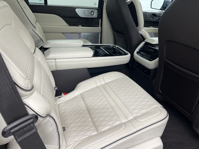 2024 Lincoln Navigator Black Label photo 20