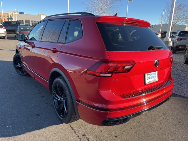 2024 Volkswagen Tiguan SE R-Line Black photo 3