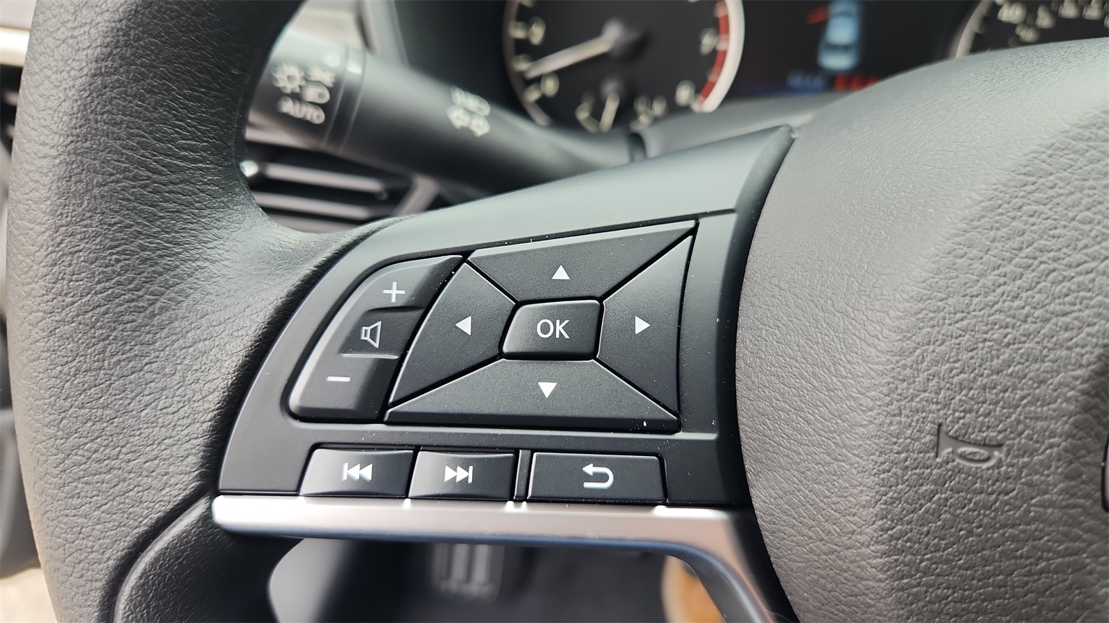 2025 Nissan Altima 2.5 SV photo 15