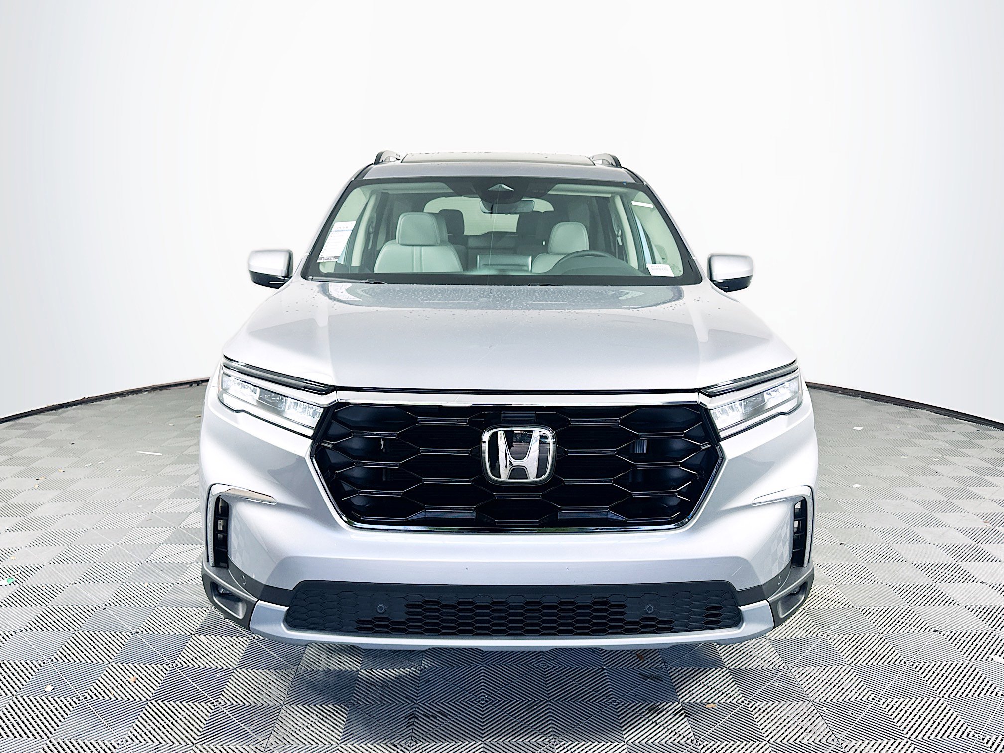 2025 Honda Pilot Touring photo 2