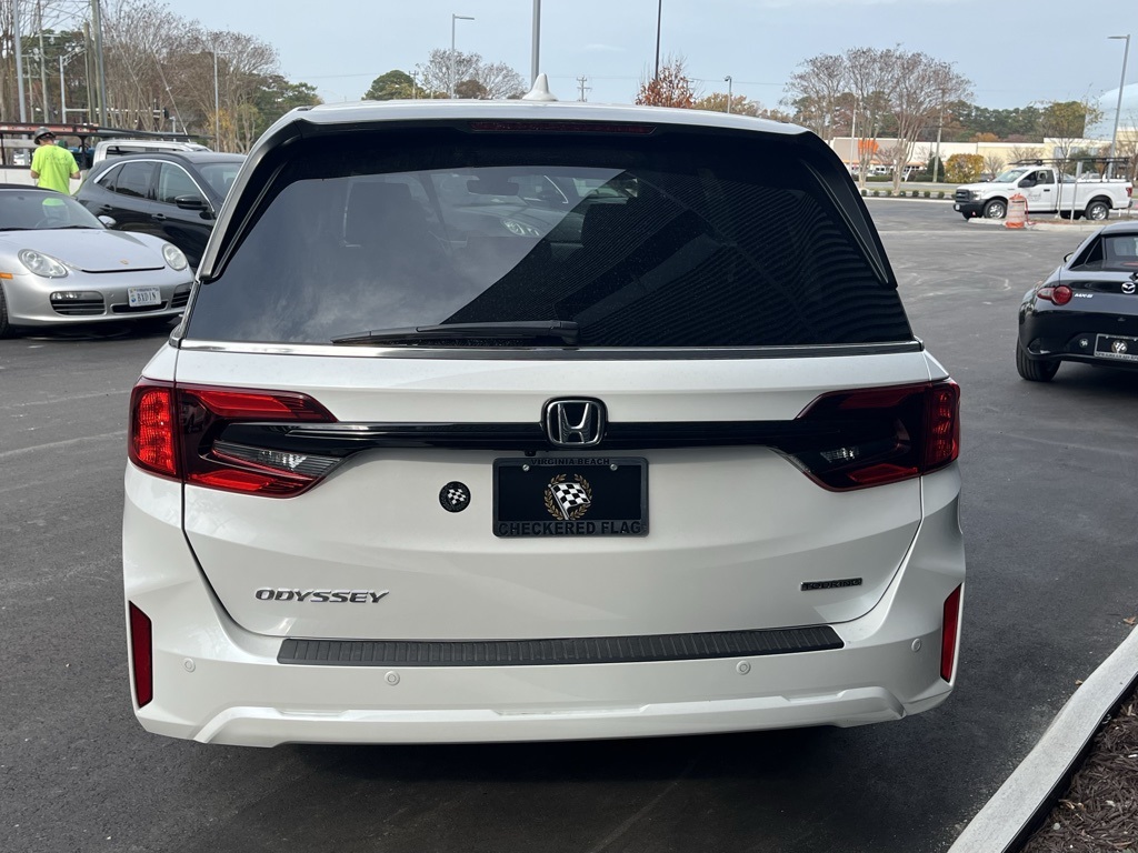2025 Honda Odyssey Touring photo 4