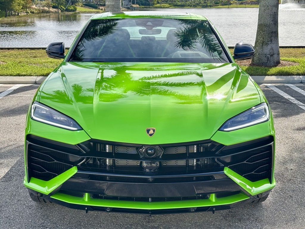 2025 Lamborghini Urus SE photo 2