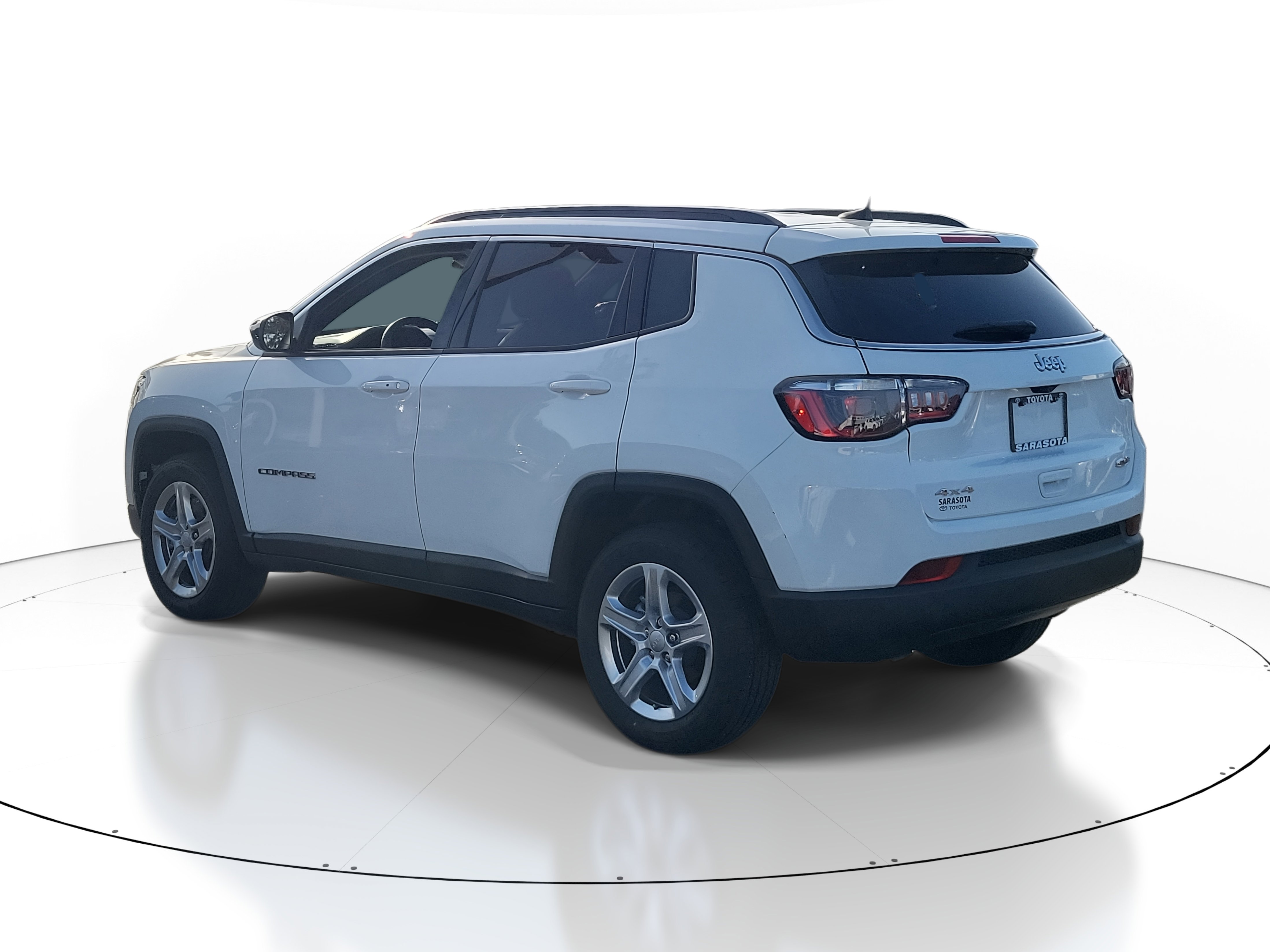 2023 Jeep Compass Latitude photo 4