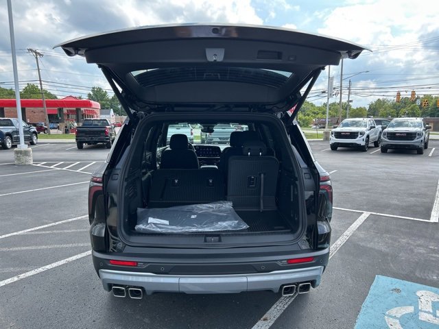 2026 Chevrolet Traverse photo 4