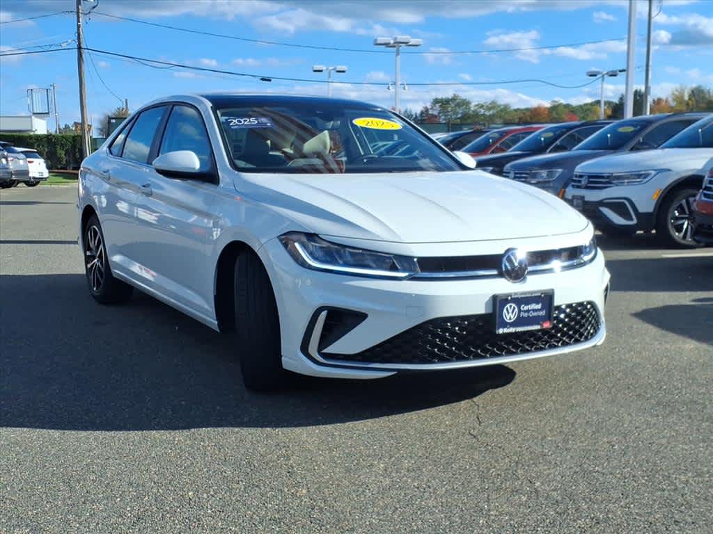 2025 Volkswagen Jetta SE photo 3