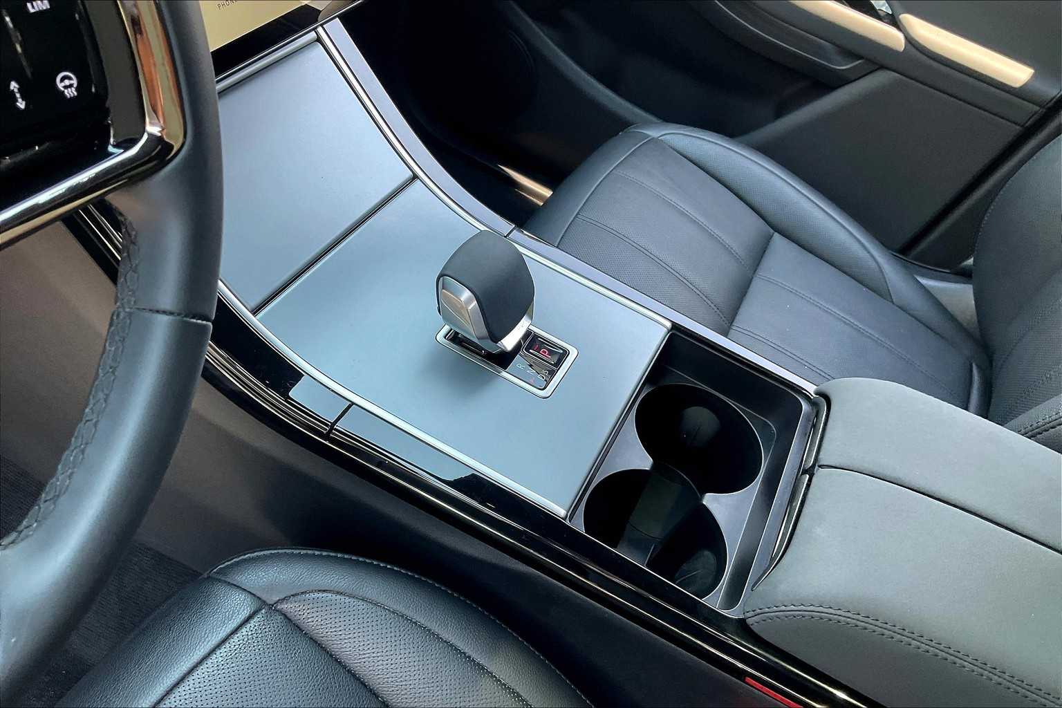 2024 Land Rover Range Rover Evoque S photo 13