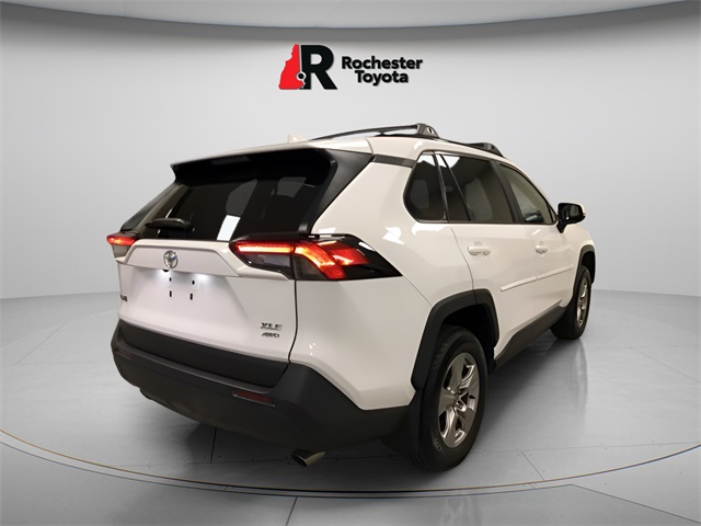 2025 Toyota RAV4 XLE photo 2