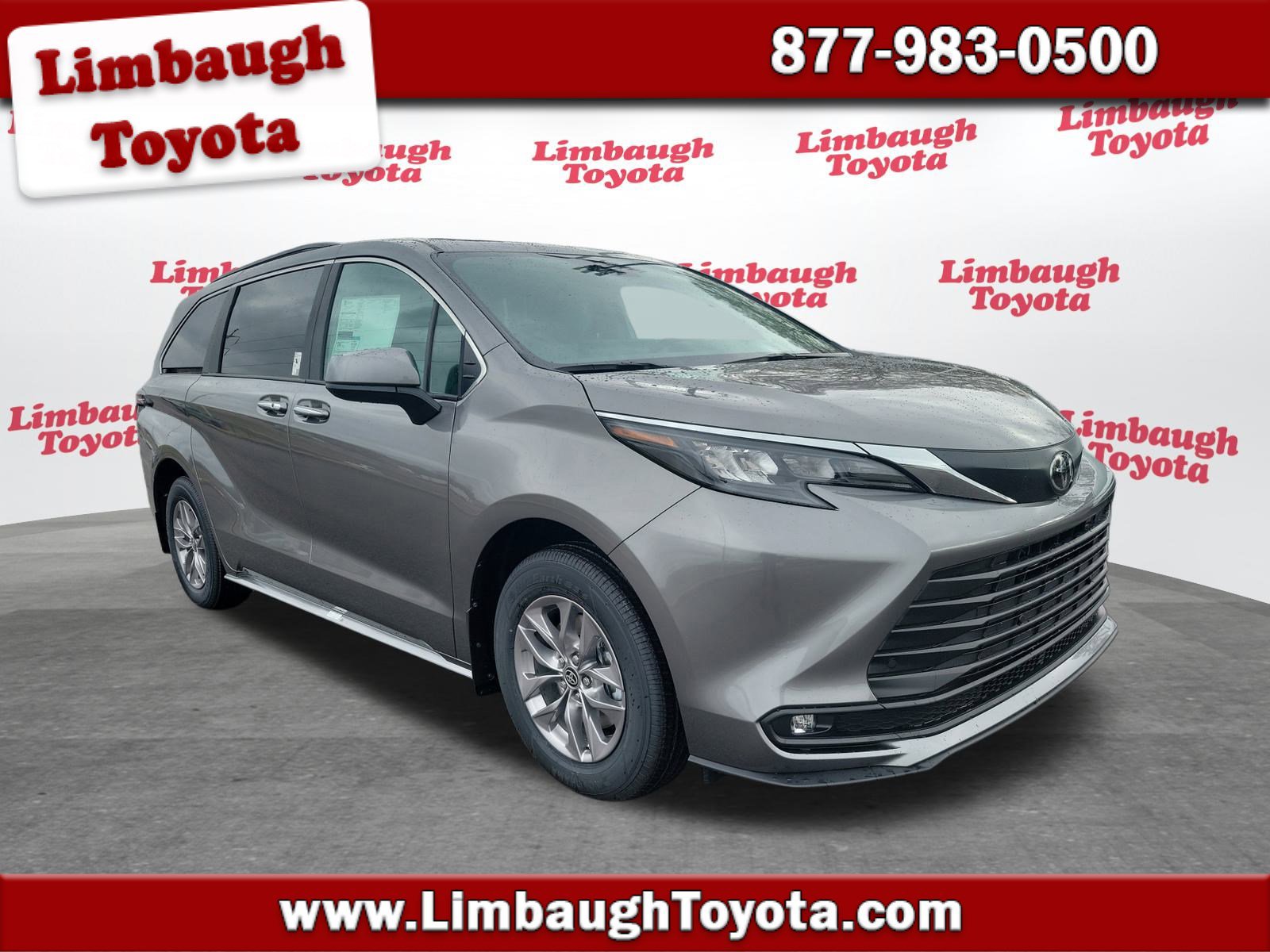 2026 Toyota Sienna XLE's photo