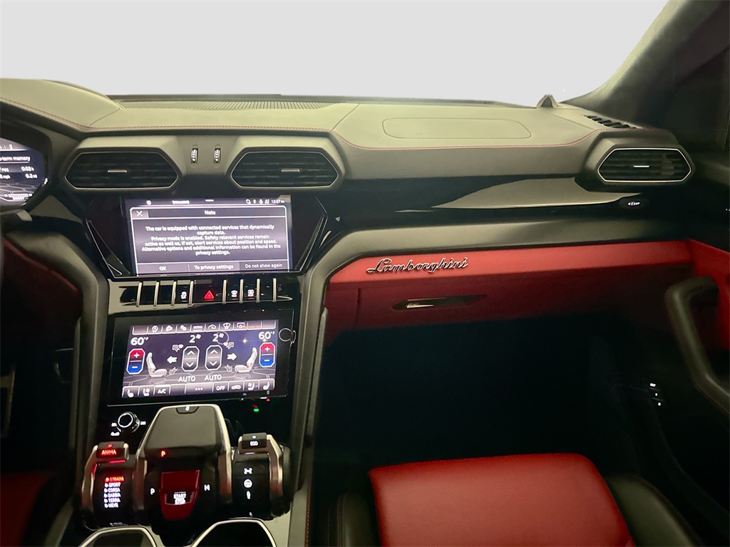 2022 Lamborghini Urus photo 24