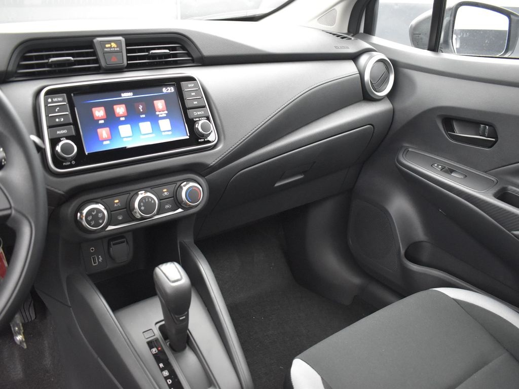 2025 Nissan Versa 1.6 S photo 26