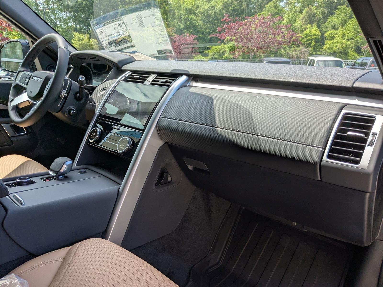 2025 Land Rover Discovery SE photo 33