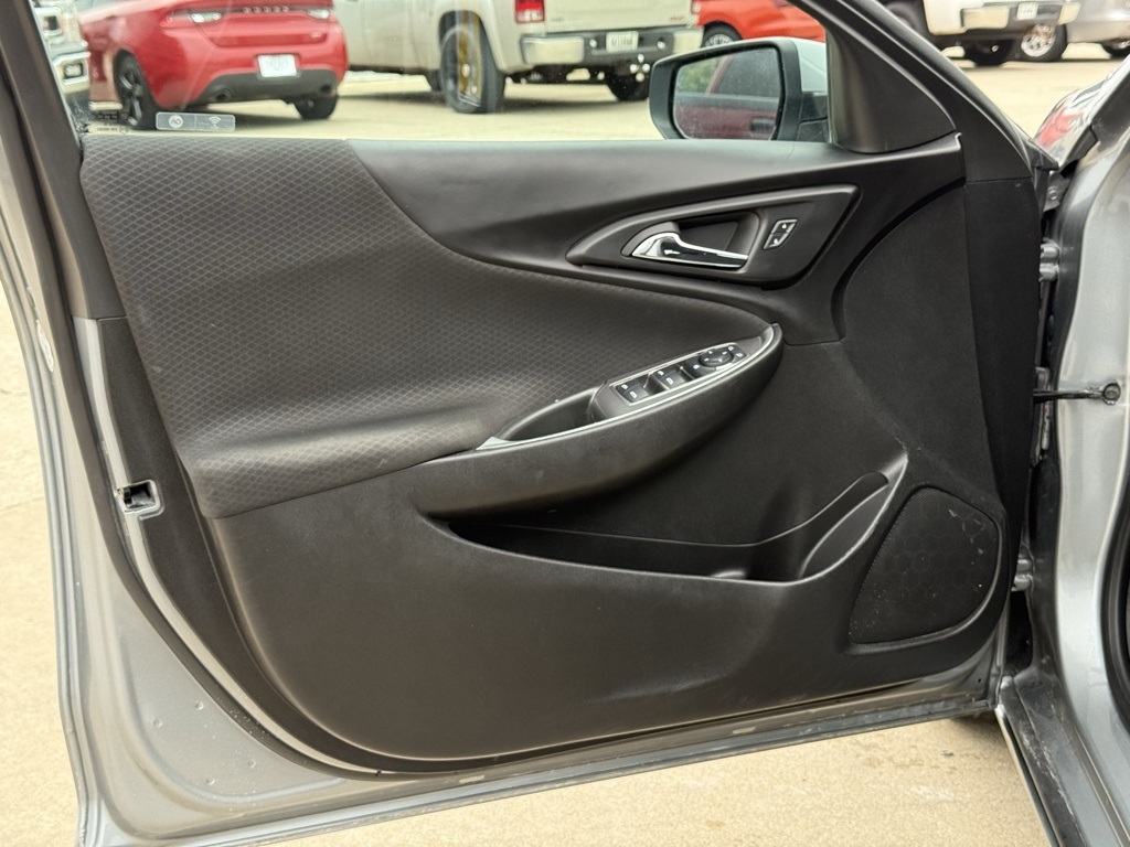 2024 Chevrolet Malibu 1LT photo 4