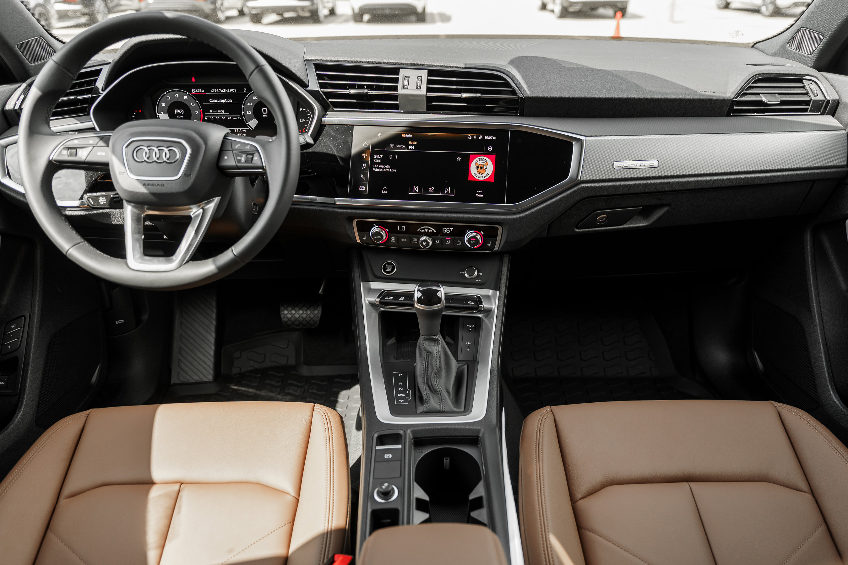 2025 Audi Q3 S line Premium photo 8