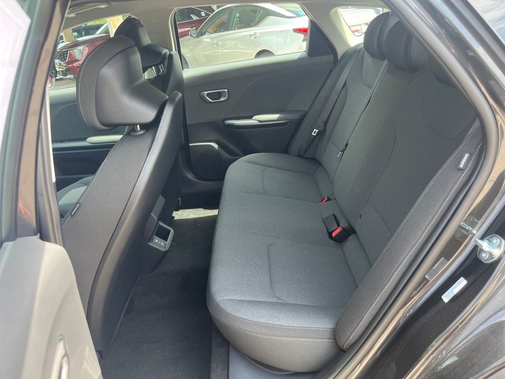2025 Kia K4 LX photo 14