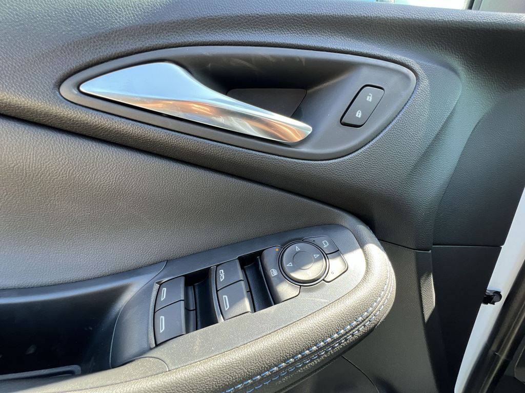 2026 Buick Encore GX Sport Touring photo 18