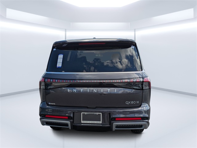 2026 Infiniti QX80 Luxe photo 4